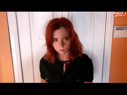 ❤️ Guarda de Segurança Punida Mulher Bonita por Roubo em Loja - Cum In Mouth ❌ Porno duro em nós
