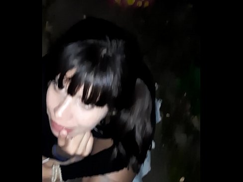 ❤️ Na rua, o pénis inchado em troca de doces ❌ Porno duro em nós