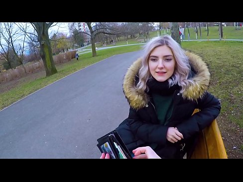 ❤️ Engole o esperma quente de um estranho por dinheiro - broche no parque por Eva Elfie ❌ Porno duro em nós